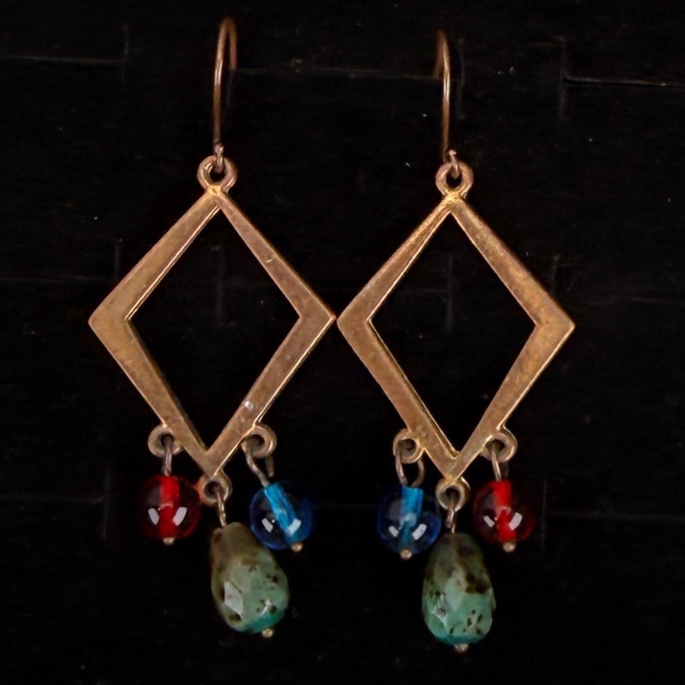 Vintage lightweight Coppertone red blue bead boho chic dangle pierced earrings